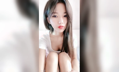 สุดยอดสมอความงาม ตูตูน่ารัก หน้าอกใหญ่และจิ๋ม โชว์การช่วยตัวเอง (1)