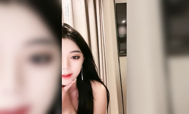 Model kereta pergi ke laut dan mempunyai pertempuran ghairah [Model wanita Little Strawberry] makan ayam jantan seksi dalam jarak dekat! Dari sudut pandangan pertama, farajnya disentuh dengan kuat, dan dia mengambil inisiatif untuk menidurinya dalam kedud