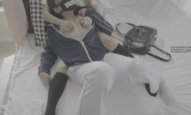 柚木写真白虎百合少女用双头龙玩耍新戏