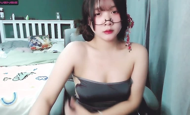 Gadis manis merah jambu payudara besar @Sakura_Anne persembahan kebajikan standard (2)