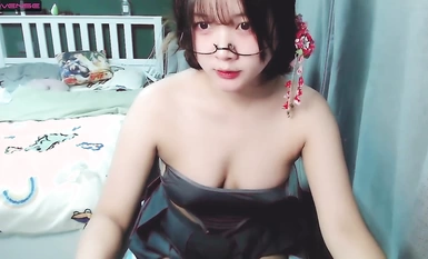 Gadis manis merah jambu payudara besar @Sakura_Anne persembahan kebajikan standard (2)