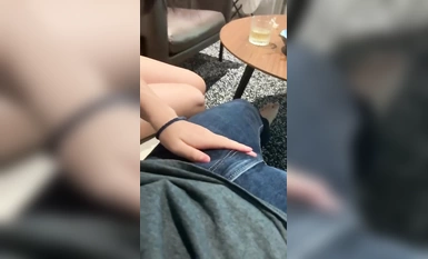 Filem terbaik dalam sejarah cuckolds Guangzhou menawarkan isterinya, seorang guru bahasa Inggeris, kepada seorang lelaki kulit putih untuk memperingati hubungan pertama isterinya, dia membuat vlog dari pertemuan ke urusan hotel.