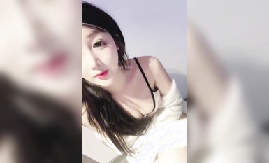 新人主播下海 極品女神01玩偶 誘人美乳~全裸沐浴 (1)