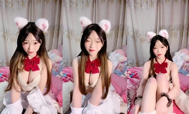[04 Kakak Kanan Mendapat Tuisyen] Gadis pelajar Loli yang tampan dengan payudara yang cantik dan puki harimau putih Melancap dengan prop sambil memasukkan dan memancut (1)