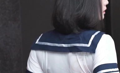 Inimbitahan talaga ng live broadcast host ng Daxiang Media ang mga tagahanga ng kanyang ninong na makipagsuntukan sa maraming tao - Miou