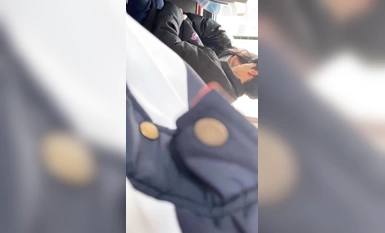 山東瀟坊學生情侶毀三觀公車上激情口爆還隨地亂吐精