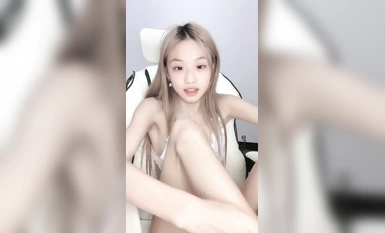 สาวเซ็กซี่ระดับเพดาน [First Love Girlfriend] ชวนดื่มด่ำไปกับการชมหอยเป๋าฮื้อเสือขาวสีชมพูฟ้า (8)