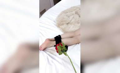 Tháng 4 năm 2024, người mẫu Xiuren.com, người mới, [Lin Yueyue], bộ thứ hai trong sự nghiệp của cô, cả ba điểm đều bị bỏ lỡ, cảnh quan hệ tình dục âm hộ búi tóc không có lông, ngoại hình đẹp