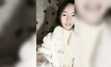 Extremely pure goddess [Ruo Ruo么】 home bedroom behind parents masturbation, double ponytail contrast whore, pussy pink juicy good will play, recommended! (2)