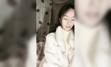 Extremely pure goddess [Ruo Ruo么】 home bedroom behind parents masturbation, double ponytail contrast whore, pussy pink juicy good will play, recommended! (2)