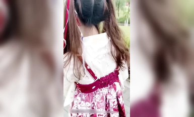 千嬌百媚美少女【軟軟兔Lt774523412】反差雙馬尾小可愛公園偷偷露出，這么可愛的妹子怎麼會這么騷呢，人前淑女，人後慾火焚身