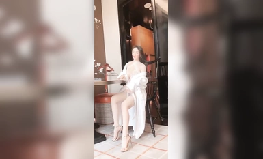 三月最新流出極品乳神【潘嬌嬌】大尺度私拍 浴袍情趣蕾絲 極品大奶 三點全漏