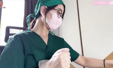 Ssrpeach【淫荡护士】医院捐精下 巨乳医生蜜穴取精 让患者直接内射