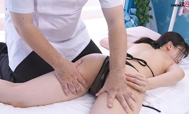 107MMGH-307 Magic Mirror Issue Magsuot ng swimsuit at magpamasahe sa paa sa isang residente ng isang walang dagat na prefecture! [Kokomi edition]