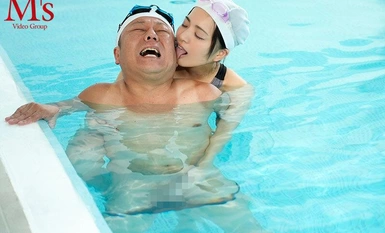 [马赛克破坏] MVSD-591 她纯真的笑容和魔鬼般的诱惑让我失去了理智......美丽的训练员游泳课上用娴熟的淫荡技巧和下流的臀部玩弄中年男子--逆转NTR明日香。