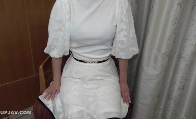 FC2-PPV-4323216 今彼だけが唯一の経験相手。ほぼ未経験の極小マンコには耐えきれず号泣。そのまま最後まで強行突破中出し！