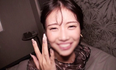 HONB-358 Cô gái xinh đẹp trên sườn dốc có bạn trai và lừa dối cô.