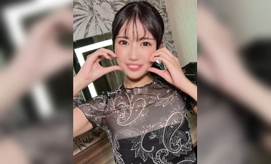 HONB-358 Cô gái xinh đẹp trên sườn dốc có bạn trai và lừa dối cô.