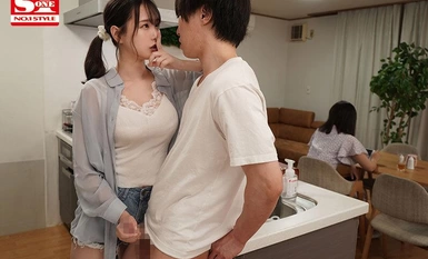 SSIS-997 When she takes her eyes off, she immediately kisses him thickly. Sneaking tongue kissing with her sister who is too daring.