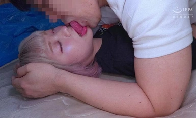 WZEN-077 発禁 24 コンカフェ店員 莉子（23）