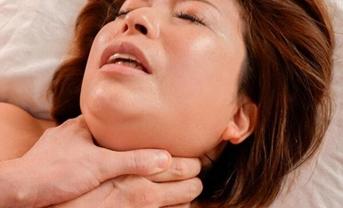 VENX-254 ลูกชายของฉันเป็นสัตว์กินเนื้อที่ต้องทนทุกข์ทรมานจากความปรารถนาทางโลก ยูคาริ โอริฮาระ แม่ที่ตกหลุมรักผู้หญิงด้วยการรัดคอ การช่วยตัวเองอย่างล้ำลึก และเครื่องสั่นแบบคงที่