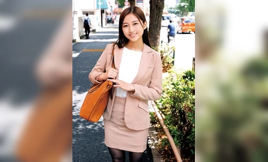 SKMJ-481 忙しい外回り業務で湿った黒パンスト美脚OLが「賞金100万円！！固定ディルドピストンゲーム！！」少しずつサイズが大きくなっていくクソエロ障害物レースお漏らし爆イキアクメ！制限時間内にゴールできなかったら即デカチン生刺し中出し罰ゲーム！