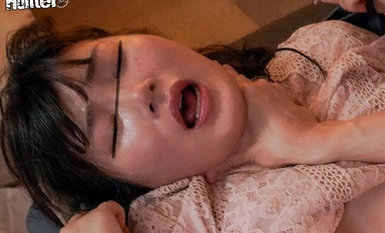 HUBLK-011 スローピストンサイレントレ×プ「えっ嘘、何してるんですか？」「バレたら大変な事になるから静かにしてろ！」彼女の親友たちを寝てる間に次々●す3