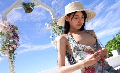 REBD-818 Umi5 如鲜艳的花朵・八挂うみ