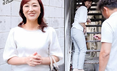 JURA-97 第一次拍摄五十岁的妻子，再次。 南樱