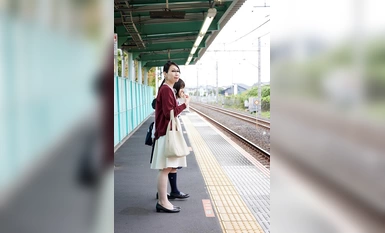 DANDY-904 「えっ！おばさんの私が？！」我が子の前で痴●され必死に抵抗するも愛液を垂れ流し絶頂が止まらない巨尻母VOL.2