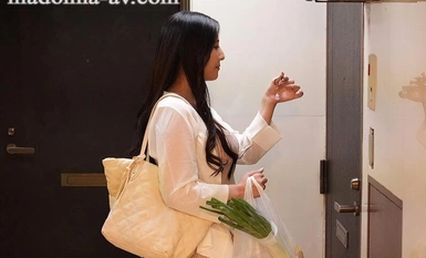 [โมเสคถูกทำลาย] JUQ-579 ผู้หญิงที่แต่งงานแล้วที่ได้รับคีย์ซ้ำอาศัยอยู่ตามลำพังในห้องที่นักเรียนชายถูกแตกในจนกระทั่งเขาเรียนจบ ยูนะ ชินะ