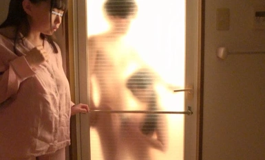 [马赛克毁灭] DVDMS-838 普通男女监控色情片 特辑：追踪家庭乱伦后遗症 魔镜背后是一位对家庭尽心尽力的父亲！大胸妈妈和女学生姐姐在亲子三人行中给他们的处男儿子刷毛！