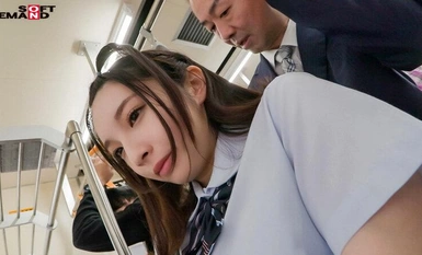 [马赛克破坏] SDAB-303 用淫荡父亲粗大的手指摇晃她的身体，她的反应很敏感。两个人孤独地坐在学校的通勤列车上，基拉-索拉诺。