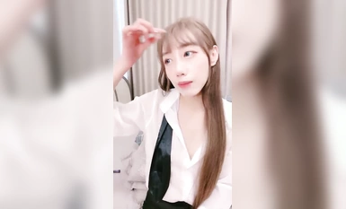 極品風騷白虎@在職車模(國服少女小怡)尺度福利秀 (23)