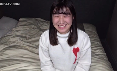 FC2-PPV-4309856 【無】ゲームが好きな地味っ子だがアナルを舐める程の変態っぷり！！むっちりスタイルもエロく最後は精子下さいと懇願されたので最後は生中出し。