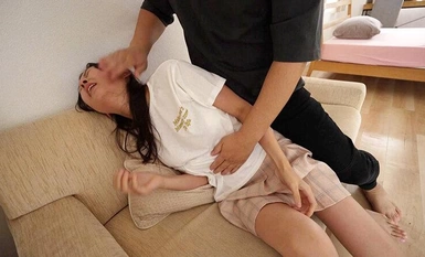 YMRK-018 以一名独居女大学生为目标的人妖强奸团伙，强行进入她家并强行与她性交（YMRK-018）。