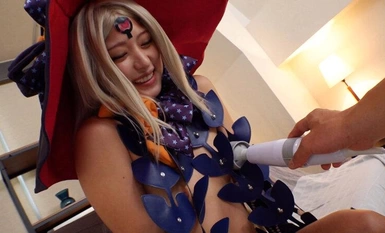 COSX-052 아저씨 상대 코스파코 촬영회에 푹 빠진 오치●포 중독으로 팔로워 48만 팔로워를 거느린 격 카와레이어 M양