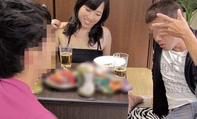 ERDM-088 千万不要暴露在超级刺激的环境中！醉酒的丈夫在她身边酣睡 x 危险的 NTR 与另一个男人不道德地做爱 4 小时。