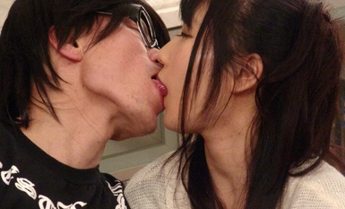 ERDM-088 千万不要暴露在超级刺激的环境中！醉酒的丈夫在她身边酣睡 x 危险的 NTR 与另一个男人不道德地做爱 4 小时。