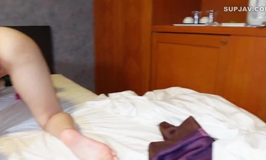 FC2-PPV-4308341 『完全顔出し』『今だけ1280pt』1人は嫌！いっしょに二人がいい！一人暮らしで夜は寂しいから帰らない！帰りたくないから←との事。今日は会いたくなっちゃう気分の家庭教師してる大.学.生と90分物語