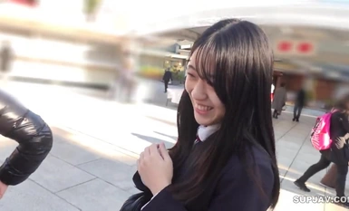 FC2-PPV-4303274 首次拍摄，面对面！仅限 3 天！认真、可爱、即将毕业的女学生，在学校里担任班委，在嘴里射精，被生生干死！我一直以为她很纯洁，没想到她会这么...