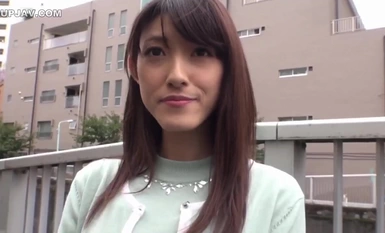 [Hủy diệt khảm] REAL-529 Một người vợ trẻ tiết quá nhiều sữa bị xuất tinh bằng thuốc kích thích tình dục Kanako Iioka