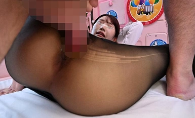 【馬賽克破壞】DVDMS-845 男女通用監控AV×魔鏡飛行合作企劃 大航空公司的美腿乘務員，第一次被裸露大腿調戲！我把我的大雞巴尖端3厘米穿過黑色褲襪直接插進了剛坐飛機回來的空姐身上！我只想要她敏感的陰部的入口被抓住並深深插入......