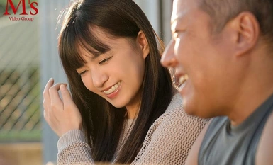 MVSD-591 她天真无邪的笑容和魔鬼般的诱惑让我失去理智......美丽的教练用她娴熟的淫荡技巧和下流的臀部逆转 NTR Akari Neo，与中年男子一起游泳。