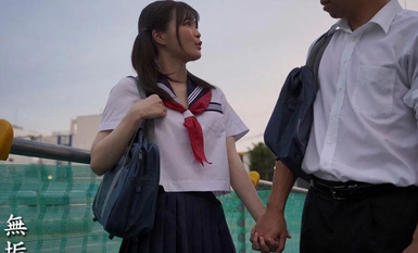 MUDR-257 因无法回家为棒球队寻找训练营地而不得不与指导老师同住一室的园根香音的一天，虽然有男朋友，却被中田希弄得浑身是伤的园根香音的一天