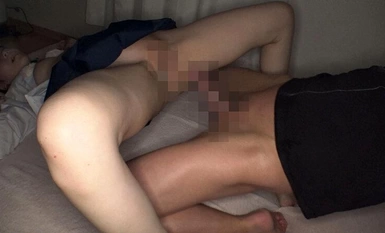 AT-176 Undiluted J ● Gadis Cantik Beruniform Mengintai Creampie Tidur