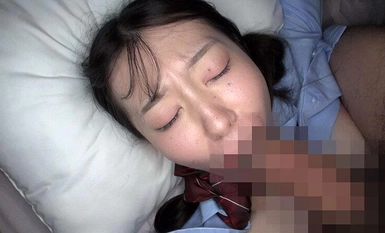 AT-176 Undiluted J ● Gadis Cantik Beruniform Mengintai Creampie Tidur