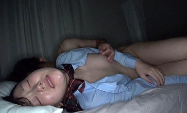 AT-176 Undiluted J ● Gadis Cantik Beruniform Mengintai Creampie Tidur