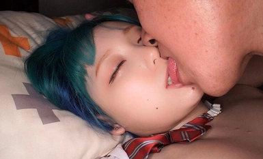 AT-176 Undiluted J ● Gadis Cantik Beruniform Mengintai Creampie Tidur