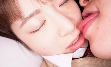 AT-176 Undiluted J ● Gadis Cantik Beruniform Mengintai Creampie Tidur